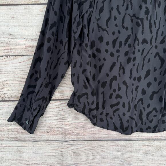 Rails Hilary Cheetah Print Faux Wrap Blouse Womens Small Gray Black - Picture 6 of 13